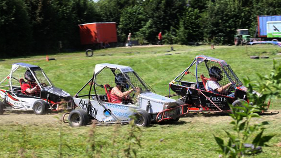 kartgruppe Bild Kartgruppe auf Rennplatz